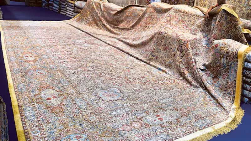 200,00 Rare Handcrafted Carpets on Show at Carpet and Art Oasis