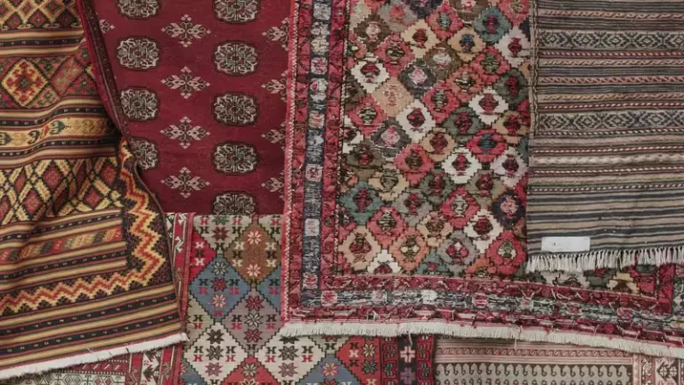 Antique Carpet Collectors Gather in Istanbul for Prestigious Conference