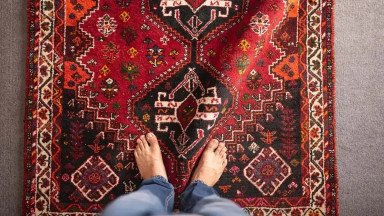 Iran’s Carpet Weaving Industry Struggles Amid Economic Sanctions and Declining Exports