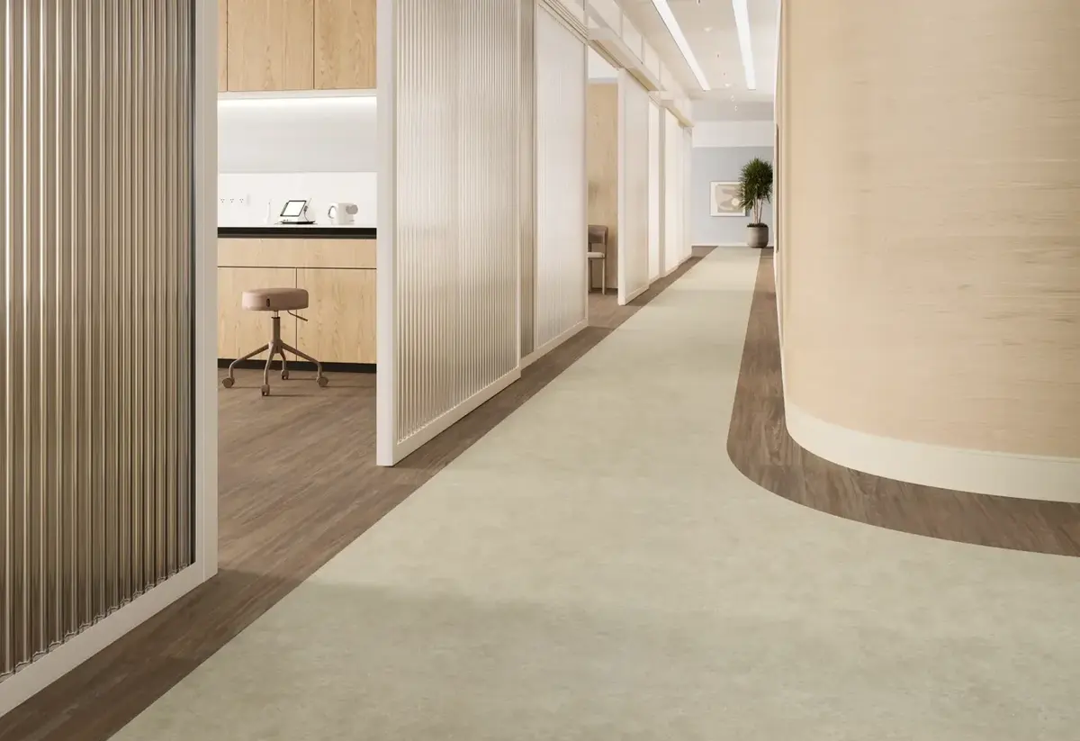 Acczent Woods 016 Warm Brown VARIANT OAK, Acczent Stones 022 Grey Beige CONCRETE