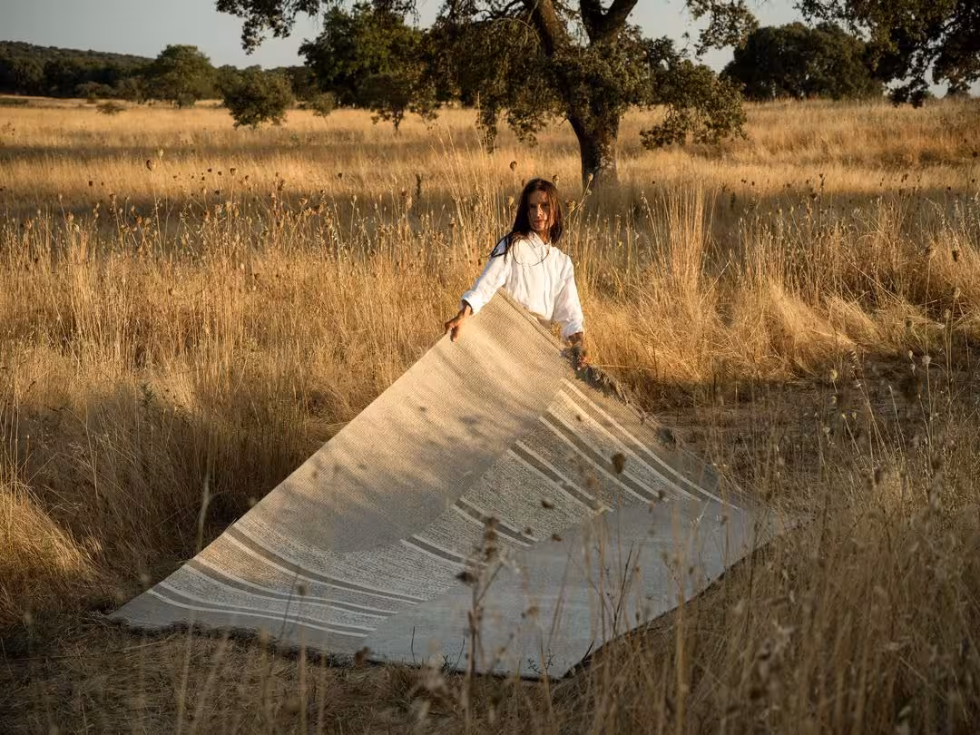 Ferreira de Sá ALÉM TEJO rug collection featuring handcrafted wool and jute rugs inspired by Portugal’s Alentejo landscape and natural textures.