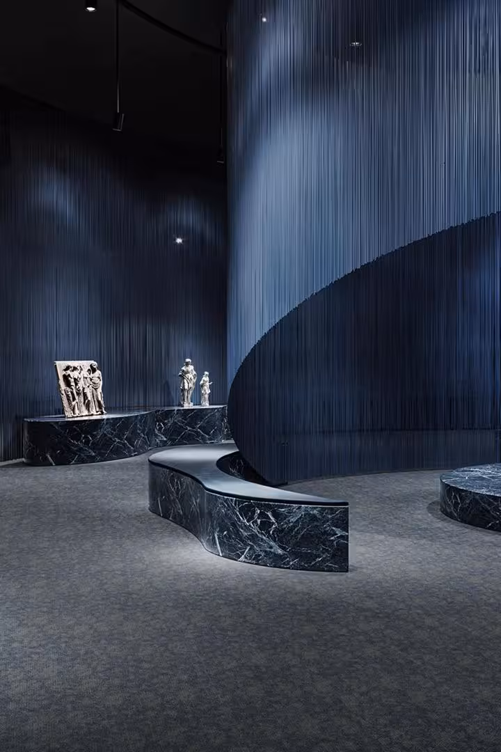 Haelo carpet tiles with soft gradient patterns and layered textures by Modulyss