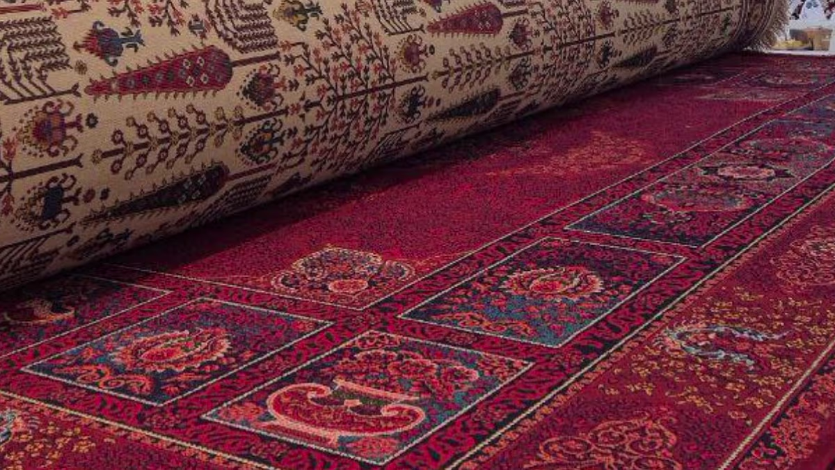 machine-made carpet production in Iran illustrating inflation-driven industry growth
